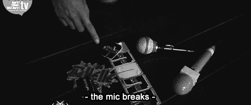 taek-young:    n's love for his mic         