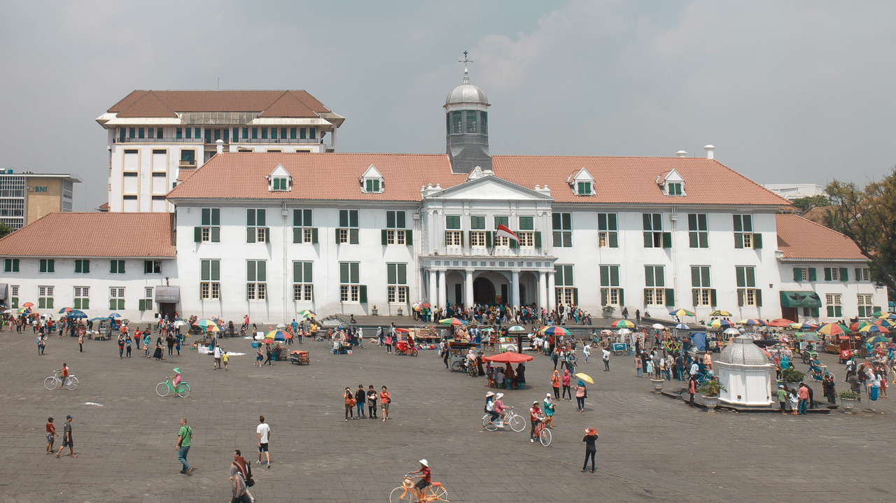 Museum Batavia. Gedung ini dulu adalah sebuah Balai Kota (Stadhuis) yang dibangun