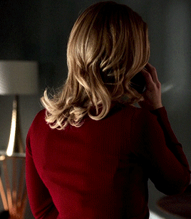 felicity + touching her belly