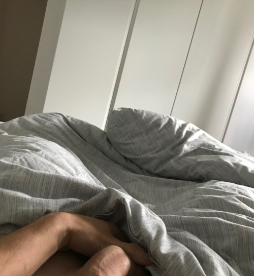 lovelylurkylurker:Sunday naps