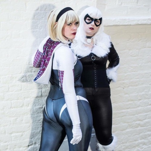 It being #humpday and #gwensday , I thought I would combine them ☺️ Black-Cat: @gotham_gwen Gwen: Me