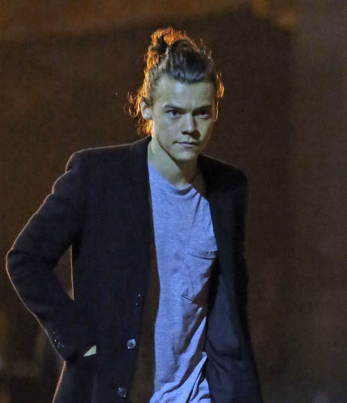 onedhqcentral-blog:Outside the book signing in London (29.10.2014) - x