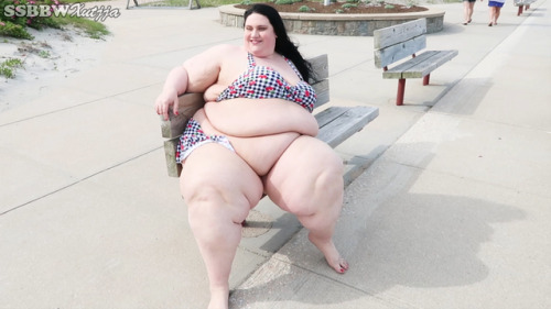 Porn Pics xutjja: Publicly Fat at the Beach, Part 2