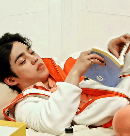 Seungcheol In The Soop Falling Asleep Reading Books