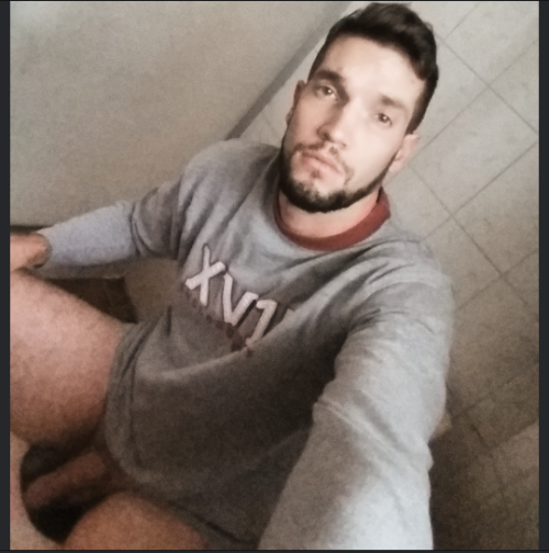 acacio-moore:  That face and those glorious fucking thighs!  #I’mInLove! 