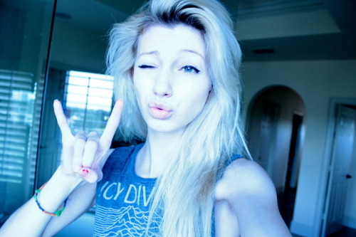 ill-eat-your-heart-out:  my icon.