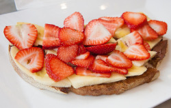 f-word:  nutella, bananas, and strawberries on