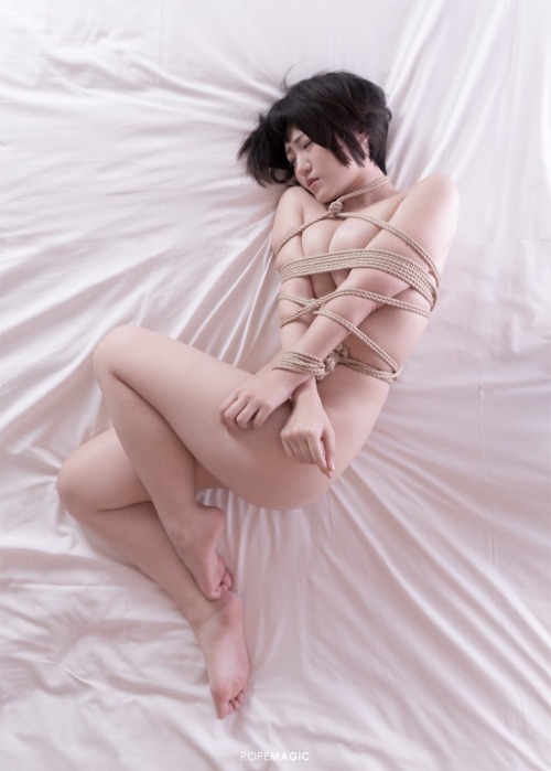 ropemagic:  via “ROPE MAGiC” model: Iori, photograph and ropework: Reiji Suzuki 