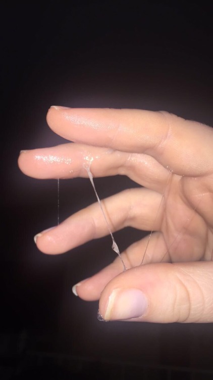 littlebitovahoe: I am always so wet in the mornings.  Daddy loves seeing it