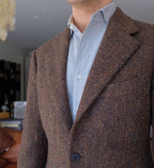 YOUR ADVICE IS NEEDED! Experimenting with my tweed @wwchantailor sportcoat Here worn with a light gr