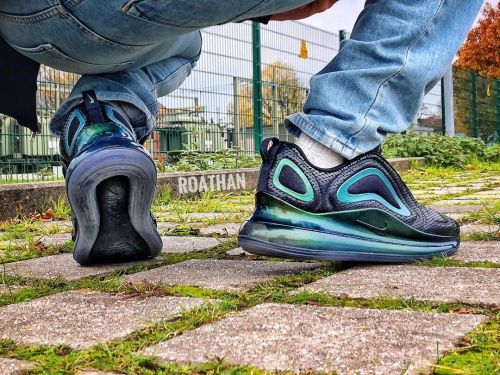 Squattin‘ in front of a transforming station with NiKE AiR Max 720 Laser.. . . #nike #nikeair #nik