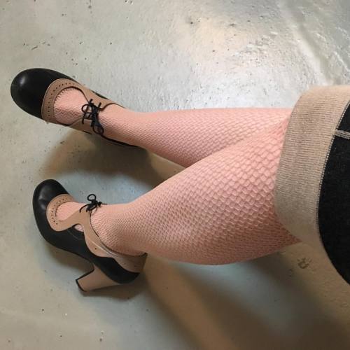 Almost forgot to post these #nets #fashiontights #fishnets #ootdph #collants #hosiery #tights #nylon