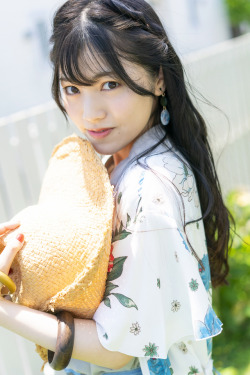 gazouno-chozouha-jubunka:  石原夏織　ishihara kaori2019.07.16【まぶしい】家族旅行、花火大会、自由研究… 石原夏織 の夏休みの思い出———-１枚目が最高すぎる (๑•̀ㅂ•́)و✧