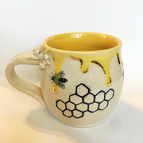 sosuperawesome:Mugs and Planters by Nika Spencer on EtsySee our ‘ceramics’ tag Follow So Super Aweso