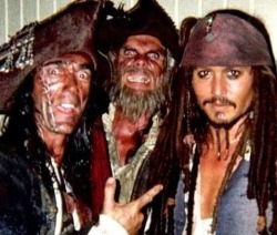 loryjdeppgirl:  Flash back Friday with Johnny Depp as Captain Jack Sparrow &amp; Pirates from Davy Jones Crew on Pirates Of The Caribbean At Worlds End behind the scenes (May 25th, 2007) ⚓💀⚓ 