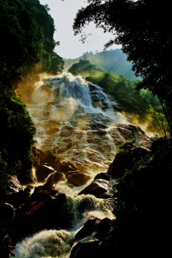travelingcolors:  Nan’en Waterfall, Yuxi