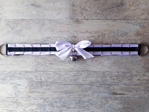 https://www.etsy.com/ca/shop/Naughtypawsies Another pretty collar available on my etsy shop ! ♥ Purp