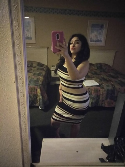 brown-tities:  Latina with huge booty!