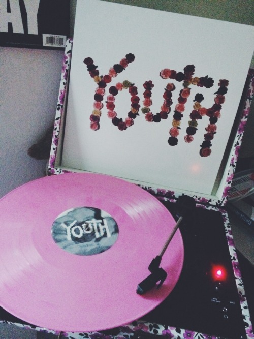 cxnstant-headache:  the prettiest record i own (◡‿◡✿) 