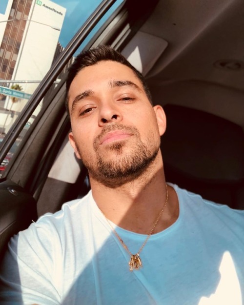 XXX celebswhogetslepton: @wilmervalderrama: The photo