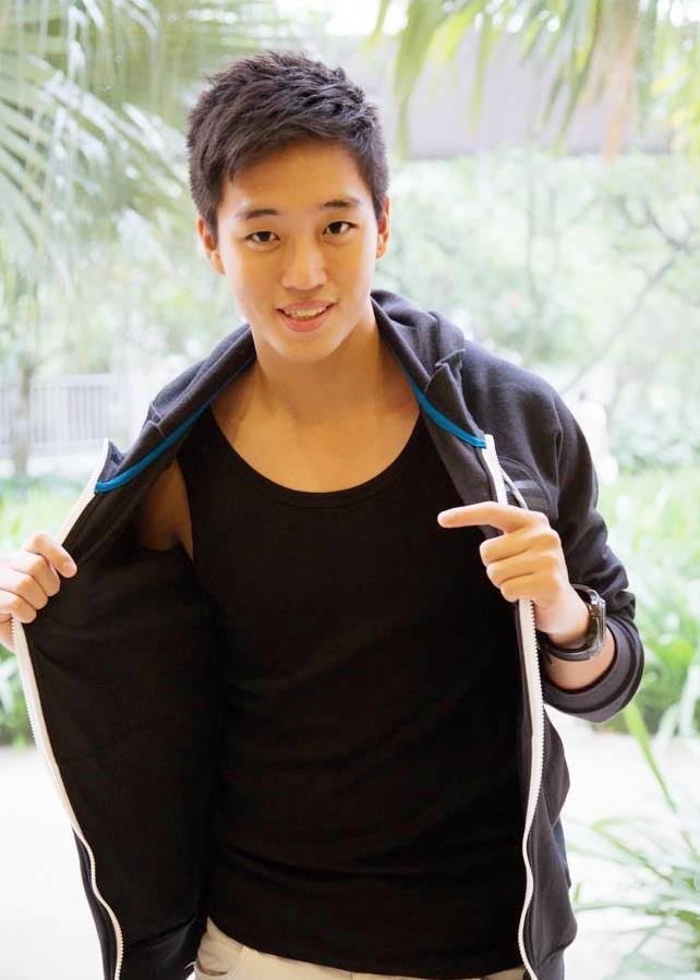 uniformsg:  hot sg boy   Who is he?