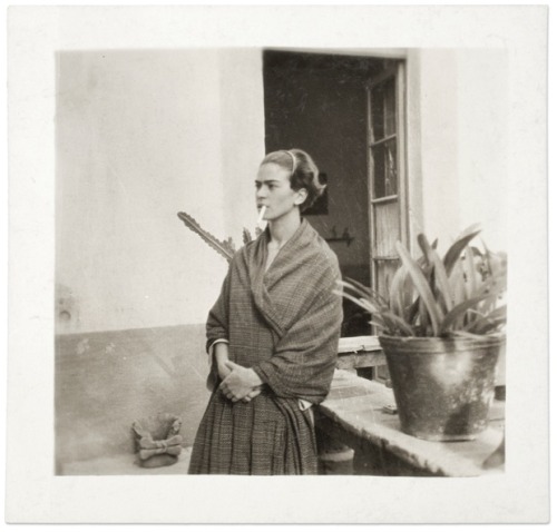 bisexual-community:  The 16 most inspiring things about bisexual artist Frida Kahlo: Mexican painter Frida Kahlo was born 107 years ago today July 6, 1907. A feisty free spirit who blazed her own trail and inspired everyone around her.  Frida Kahlo