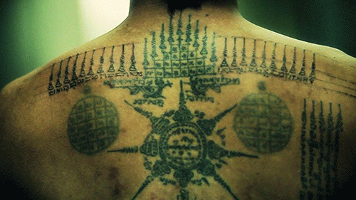 lavendertintedreflektor:growlbeast:painted-bees:gn-a:Sak Yant or Yantra Tattooing are  believed to g