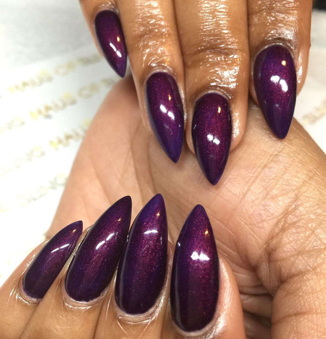 surra-de-bunda:  IG: iammarynegron (Is this color not beautiful as fuck?)