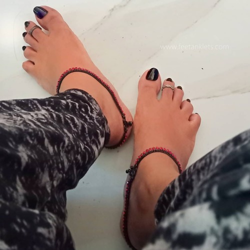 Anklets Toe Ring Black Nails . . #photography #photographres_hub_india #photofie #photo #anklets #pa