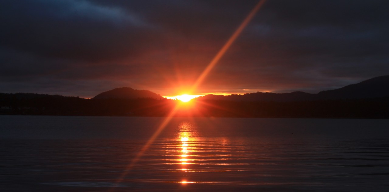hikingvancouverisland:  Rathtrevor Beach (Parksville) Sunrise Jan 5 2014