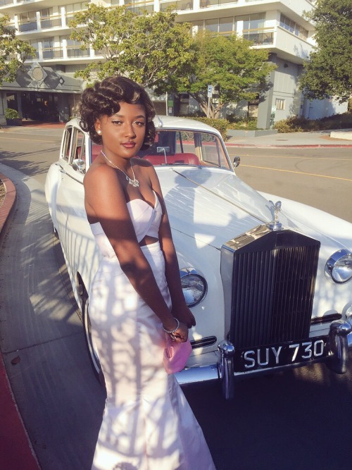 youknowyouwantsit:  ayejiahchillout:  astrobae:  Melanin Monroe #prom2k15  Y E S  I am so here for this