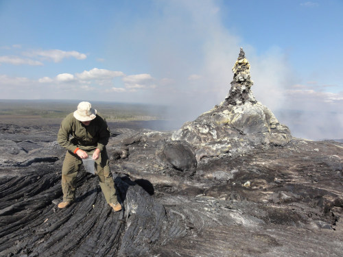 HornitoIn this post (https://tmblr.co/Zyv2Js28QNcnb) we showed recent video of a lava from Kilauea v