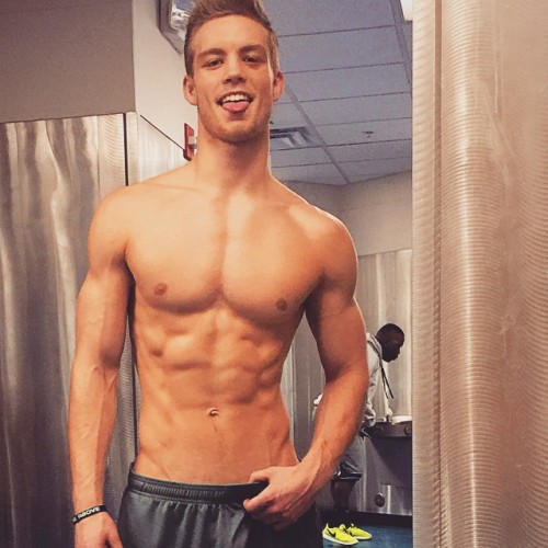 sprinkledpeen:  The hotness of Dustin McNeer from ANTM Cycle 22 Click here for other posts on Dustin. 