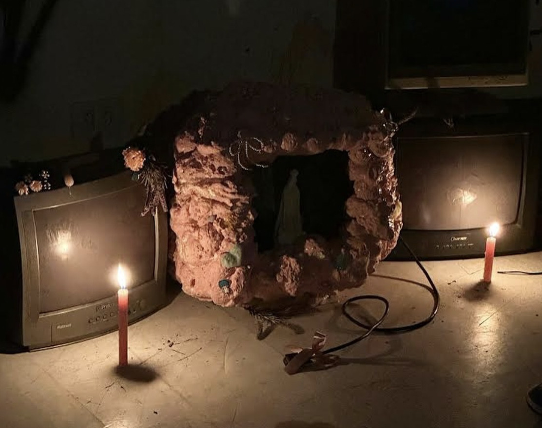Imagem da exposição Shrine, 2024