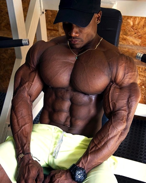 musclegod59:  Amazing perfection of this