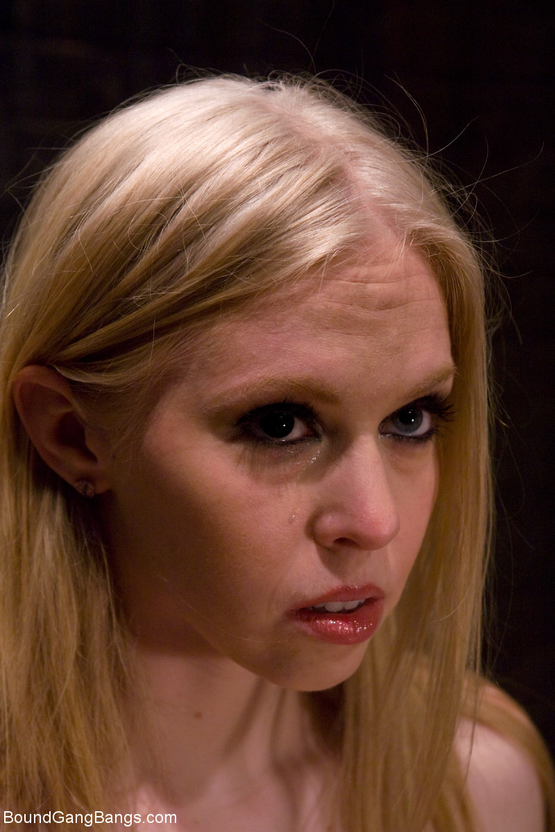 4bdsmsluts:  time for the blacked out contact lenses