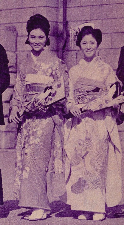 Meiko Kaji (梶芽衣子) and Masako Izumi (和泉雅子). Scanned from Nikkatsu Eiga (日活映画) No. 136, 1969. m