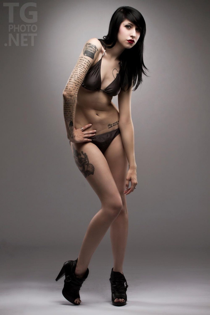 ohmygodbeautifulbitches:  Mindee Jo