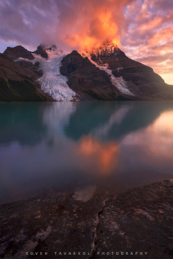 reagentx:  Still… by Koveh | http://500px.com/photo/47938360 BEST VIEWED ON BLACK! Just click the image and you will see why. This is another shot from Berg Lake and Mt. Robson, in the beautiful Canadian Rockies. 