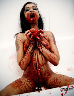 skin-diamond:  Have a disgusting Valentines