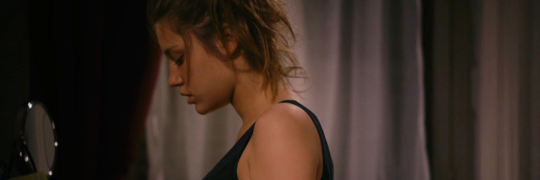 lesgardenias:  Adèle Exarchopoulos♡