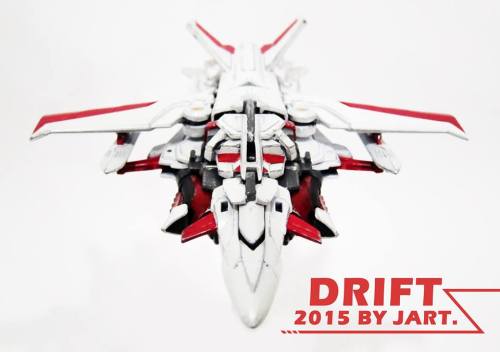 Fully transform-able MTMTE styled Drift remolded from BH Starscream. Crafted by the amazing 曾郝兎 on F