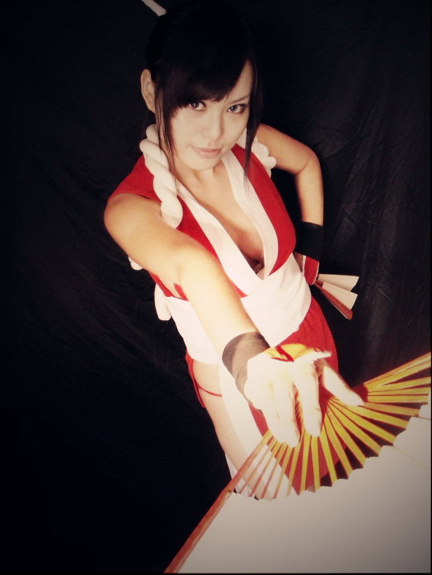 hotcosplaygirl:Cosplay girl