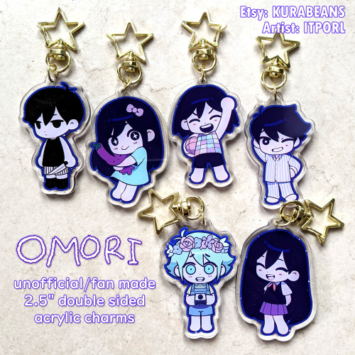 Unofficial OMORI charms drawn by my friend itporl!They can be found my Etsy Kurabeans(no link becaus