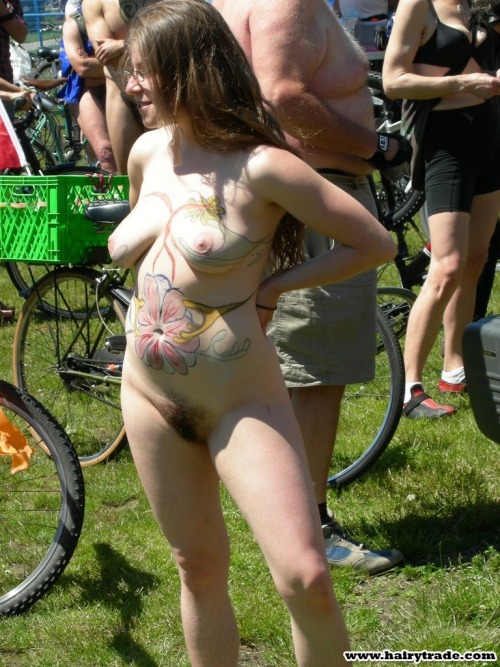 zozzino: Nerdy WNBR favourite with great bush