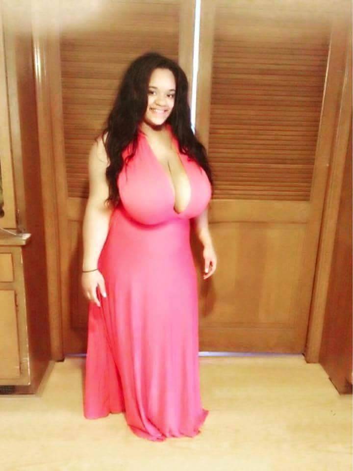 slugc: bigbreastcurator:     Bring Me them Titties Gul 