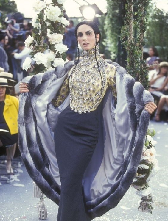 a-state-of-bliss:  Eugenia Silva @ Christian Dior Haute Couture Fall/Wint 1997