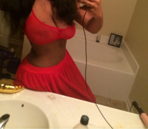 illyspov:  This shit is crazy. Got damn  Twitter: @Msixelaa