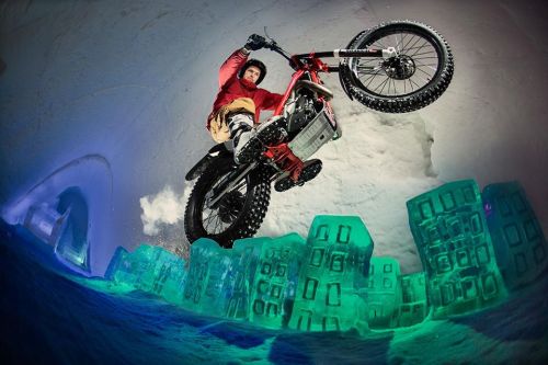 Dougie Lampkin takes on the Snow Village (via MCN)