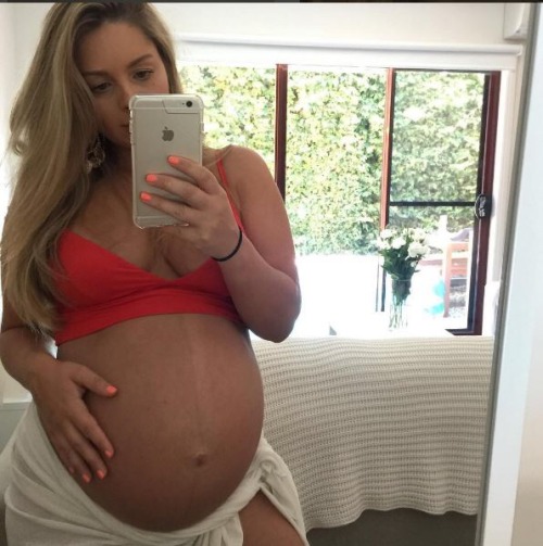 Sex pregotopia: bellylove577: Massive belly!! pictures